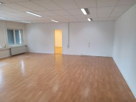 137m2. Kontor og lager
